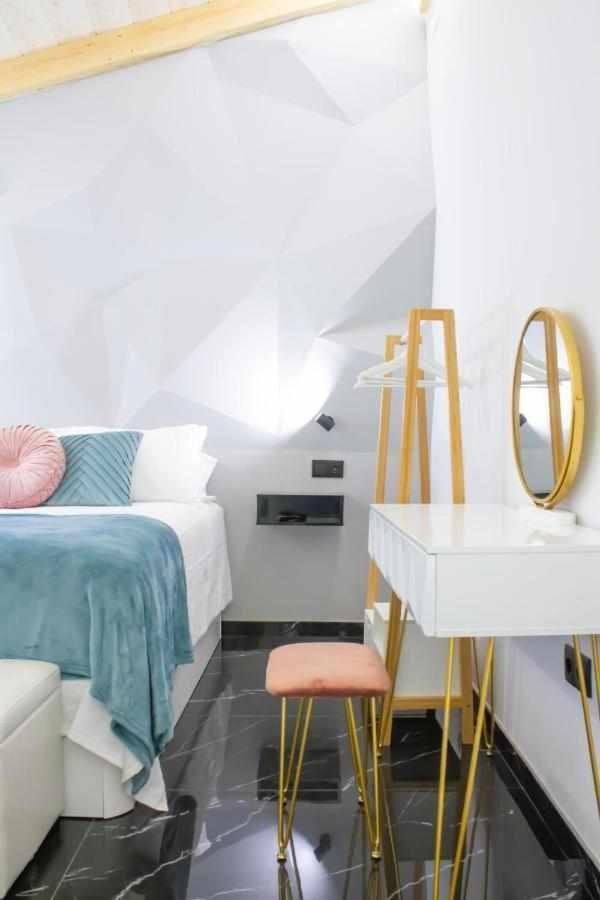 Suite ALMA By KubiK Caces Exterior foto